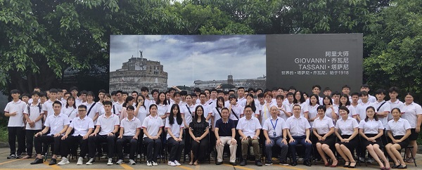 校企合作共發(fā)展，互惠共贏譜新篇