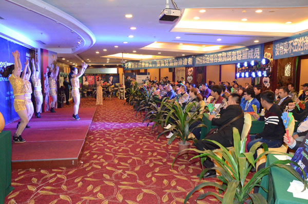 用舞蹈節(jié)目來舒緩會議緊張的氛圍 用舞蹈節(jié)目來舒緩會議緊張的氛圍