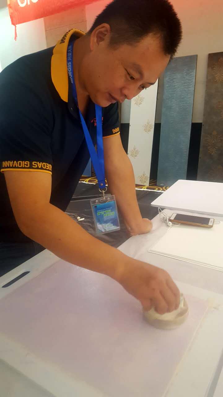 阿里大師喬無奈藝術(shù)涂料 阿里大師喬無奈藝術(shù)涂料